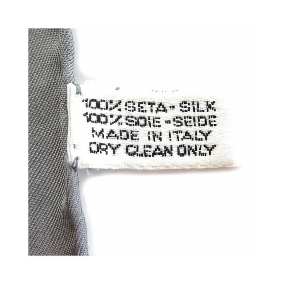 Chanel Luxurious Silk Gray and Pink Fashionable Scarf - Picture 4 of 5